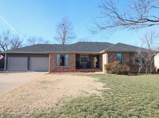 320 Seitz Dr, Salina, KS 67401
