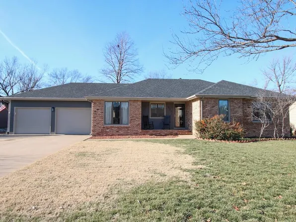 320 Seitz Dr, Salina, KS 67401
