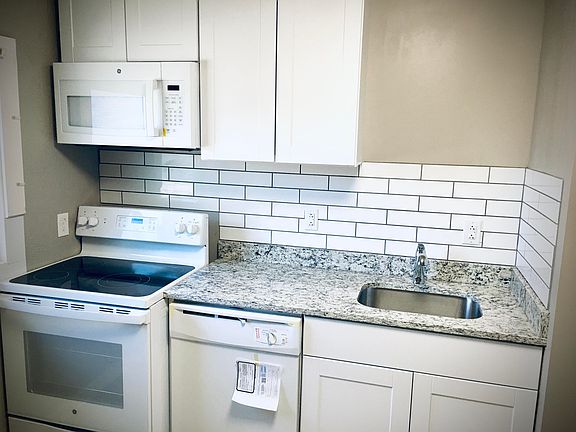 3rd image of 728 & 734 N Broadway St