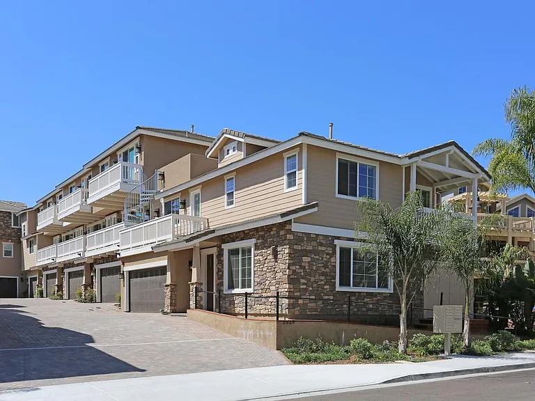 Fairway Vista — Photo 12