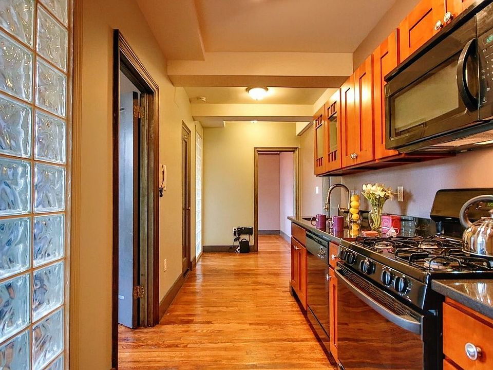 1st image of 11 Waverly Pl APT 9K