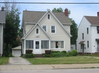 13657 Cedar Rd, University Heights, OH 44118