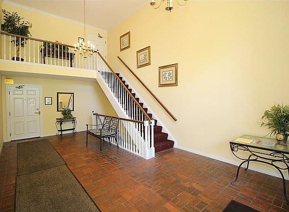 2nd image of 1521 Hedgeford Dr APT 6