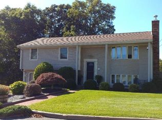 117 Mohican Rd, Somerset, MA 02726