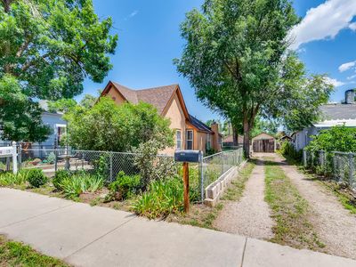 915 Sahwatch St, Colorado Springs, CO, 80903