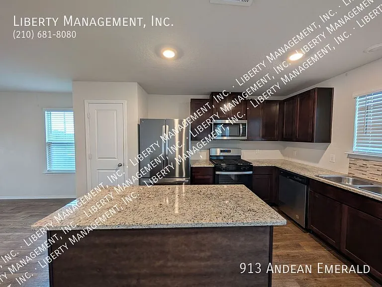 913 Andean Emerald — Photo 6