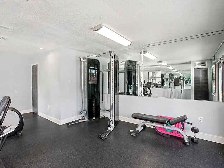 Meridian Luxury Condominiums — Photo 48