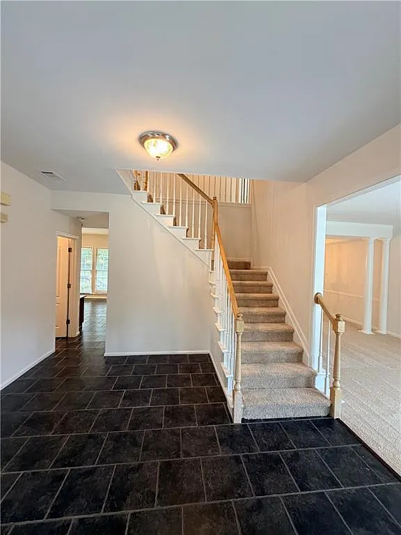 4 bed, 4.0 bath, 3075 sqft, $3,700 — Photo 3