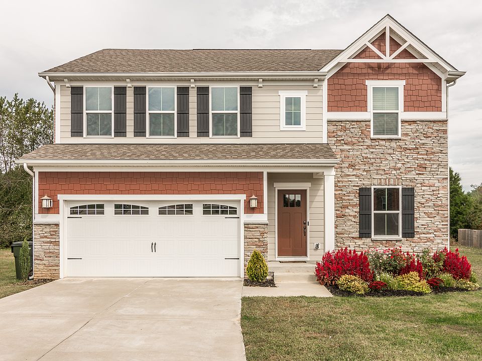 
Welcome to 449 Goodman Dr!