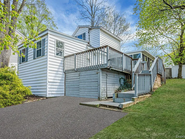 93 Maple Rd — Photo 1