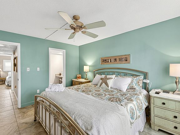 3rd image of 6703 Midnight Pass Rd APT 113