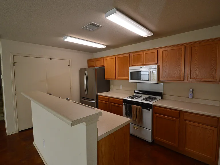 4521 Felicity Ln — Photo 3