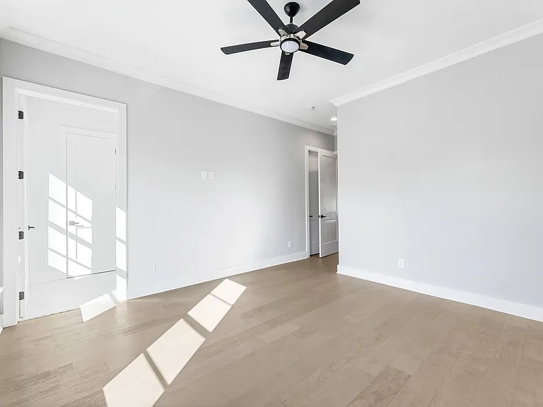 2035 Parkside Ln — Photo 25