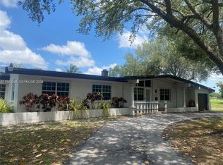 700 Curtiss Pkwy, Miami Springs, FL 33166