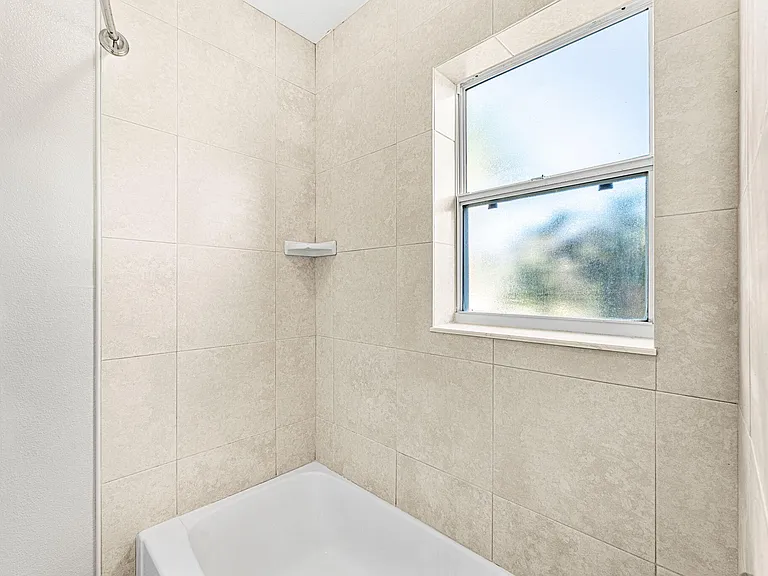 406 N Neptune Dr — Photo 21