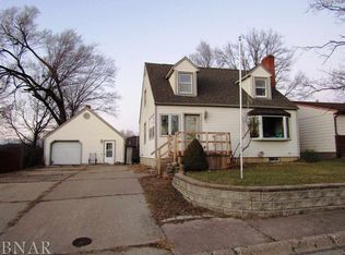 1407 Hamilton St, Pekin, IL 61554