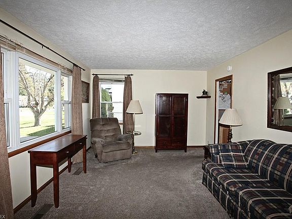 5th image of 427 Olivet Dr