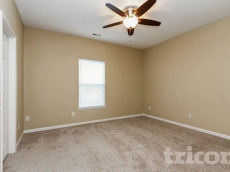 1892 Harvest Meadow Dr — Photo 8