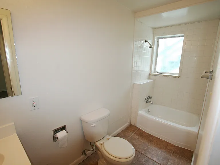 1144 N York St #104 — Photo 5
