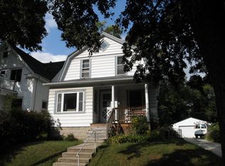 6638 Hillside Ln, Wauwatosa, WI 53213