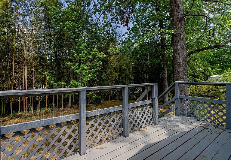 7 Pembroke Ln — Photo 18