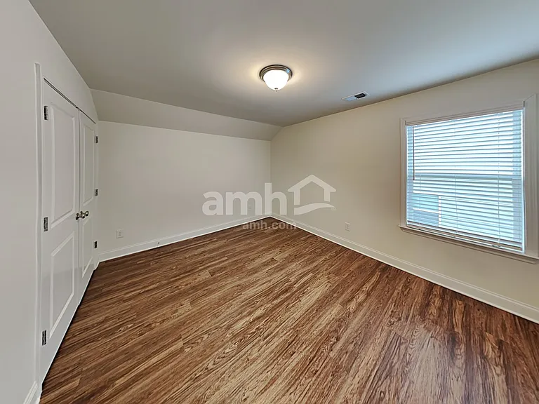 7076 Creeksong Dr — Photo 24