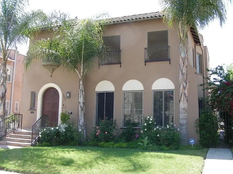 1033 Meadowbrook Ave — Photo 10