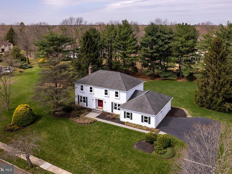 1st image of 6 Greenfield Dr N