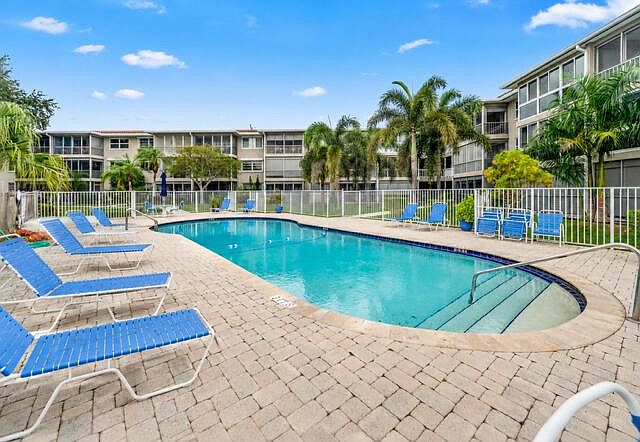 1st image of 900 SW 12th Street #206