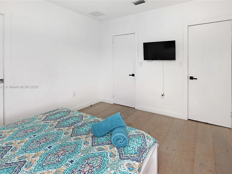 1109 NE 89th St — Photo 35