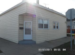 2209 Vermont St, Blue Island, IL 60406