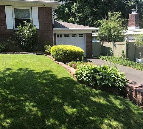 4th image of 58 Potter Ave