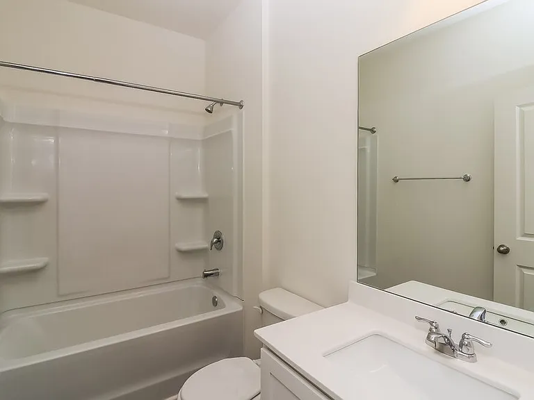 136 Hargrave Ave — Photo 15