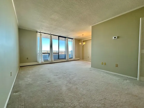 2929 Aquitaine Ave #701, Mississauga, ON L5N 2C7