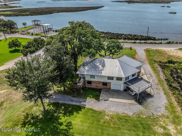 4920 River Rd, Pascagoula, MS 39567