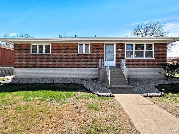 5th image of 4718 Heege Rd