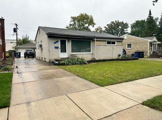 8734 Shari Dr, Westland, MI 48185