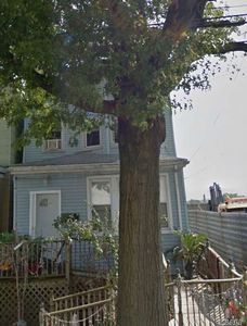 2021 129th St, Flushing, NY, 11356