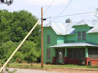 704 Mobile St, Florence, AL 35630
