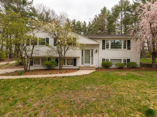 29 Dunstable Rd, Westford, MA 01886