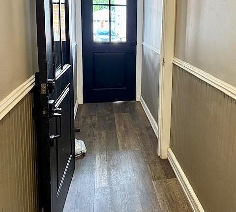 2nd image of 6607 Lincoln Pl APT 2R