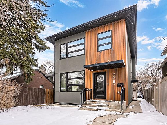 2nd image of 305 Clarence AVENUE S