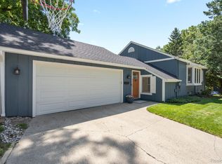 212 N Alice Ave, Rochester, MI 48307