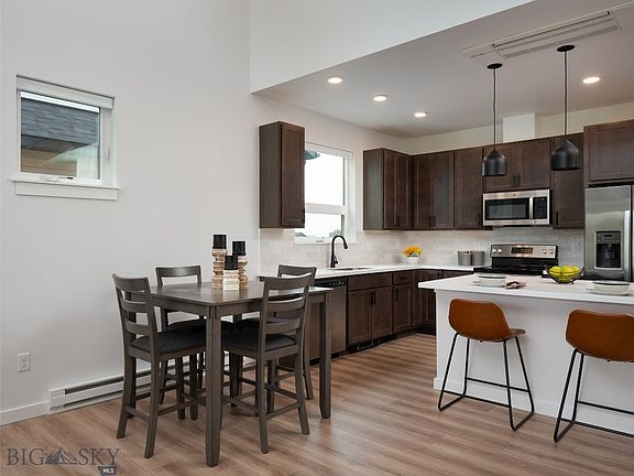 4th image of 1948 Southbridge Dr #D