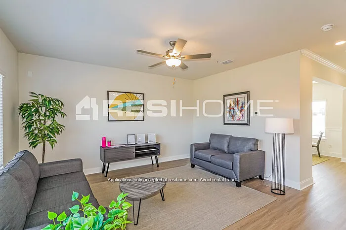 960 Juniper Ln — Photo 8