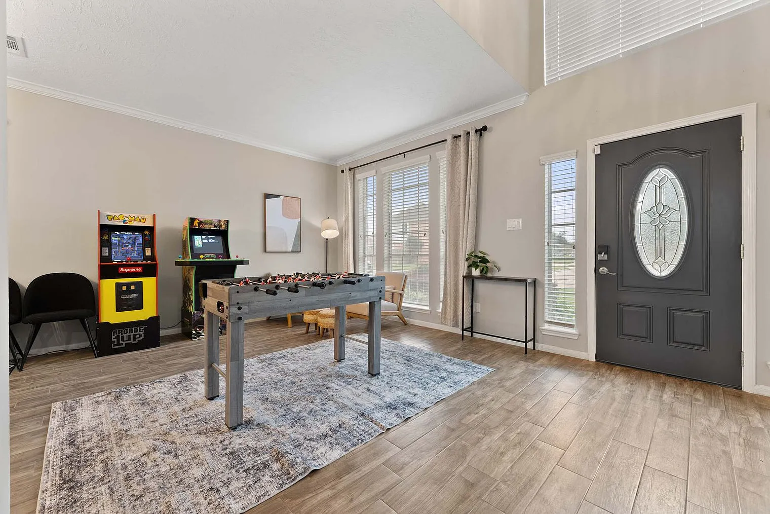 6 bed, 3.0 bath, 2949 sqft, $11,454 — Photo 4