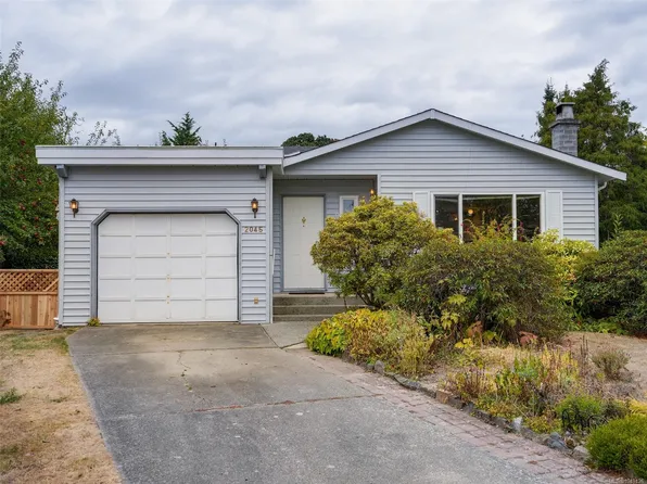 2045 Winmeadow Pl, Sidney, BC V8L 4S3