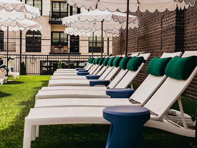 19_Langham_PoolDeck