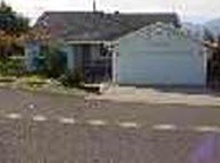 19153 Ravenhill Rd, Hidden Valley Lake, CA 95467