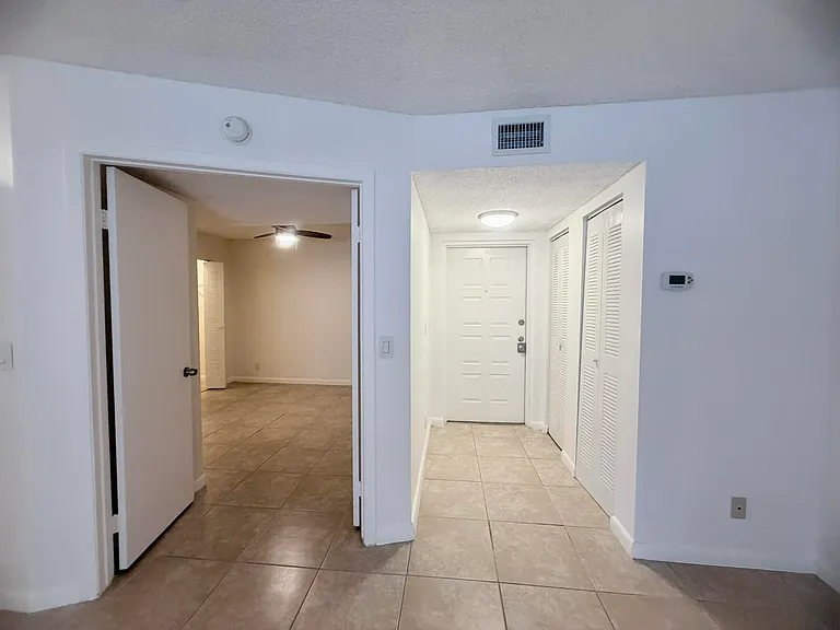 9955 Westview Dr #218 — Photo 7
